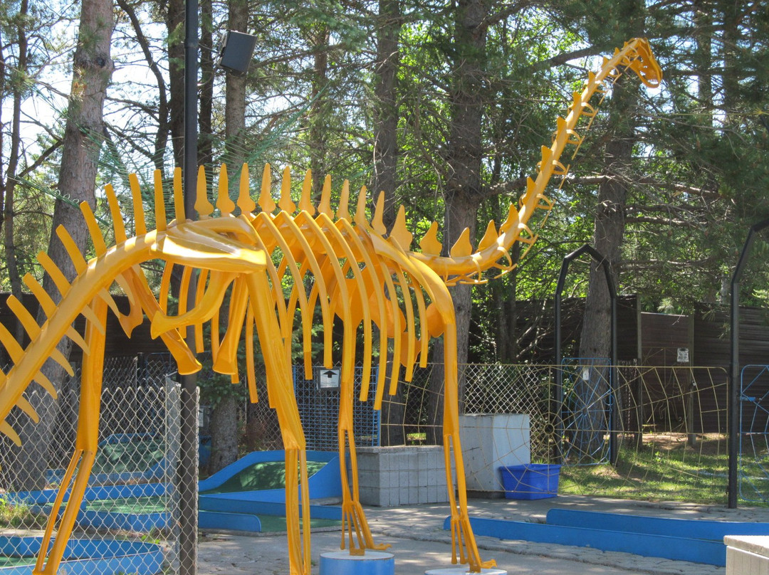 Dinosaur Valley Mini Golf & Josephine's Vegetables-Sudbury必去景点