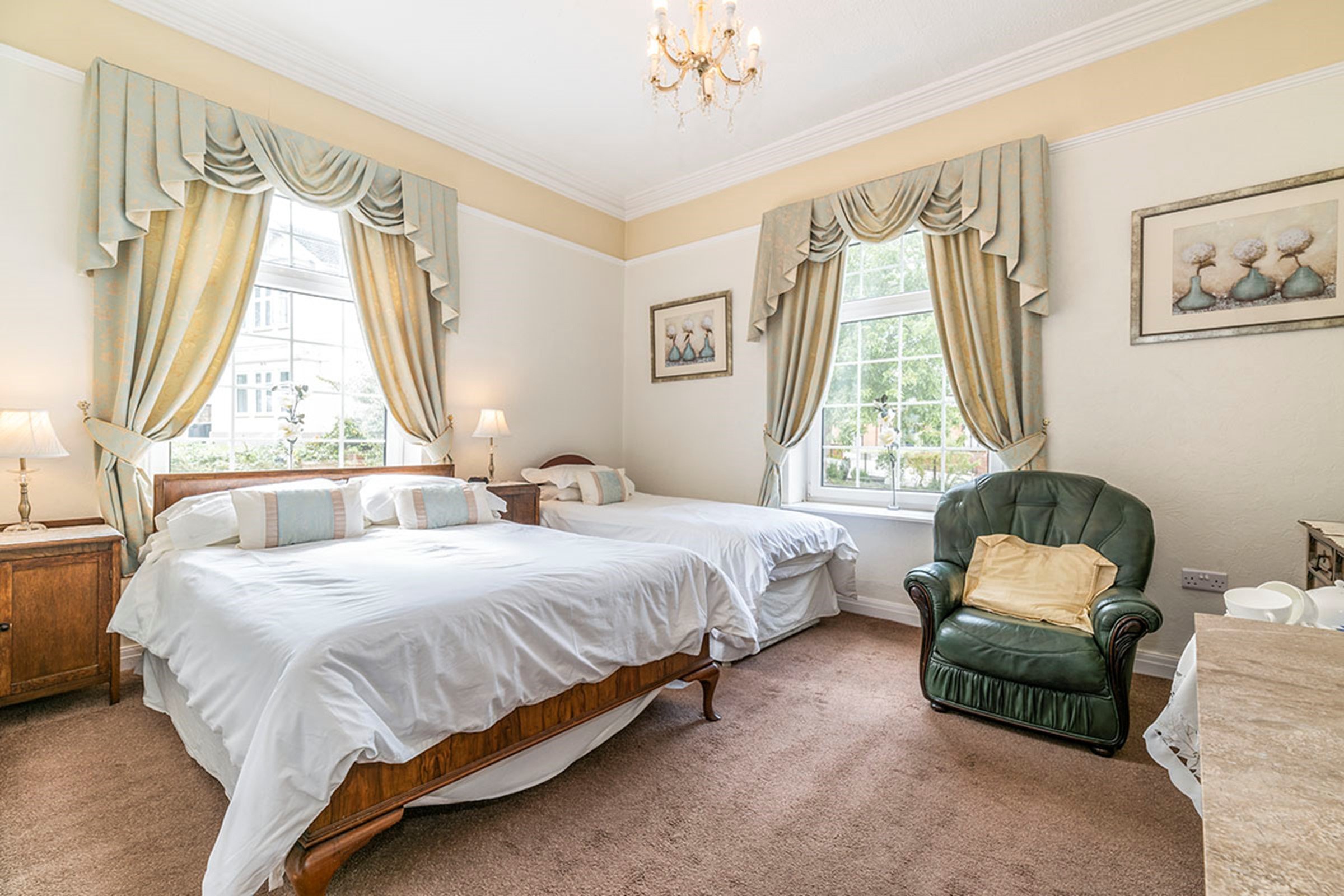 Acorns Guest House-官方