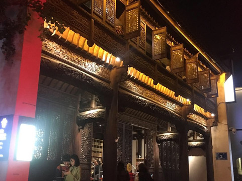 先锋书店(南审店)-南京市必去景点