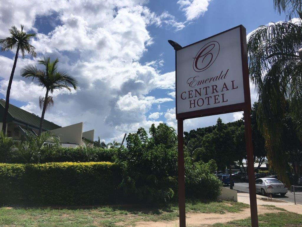 Central Emerald Hotel主图