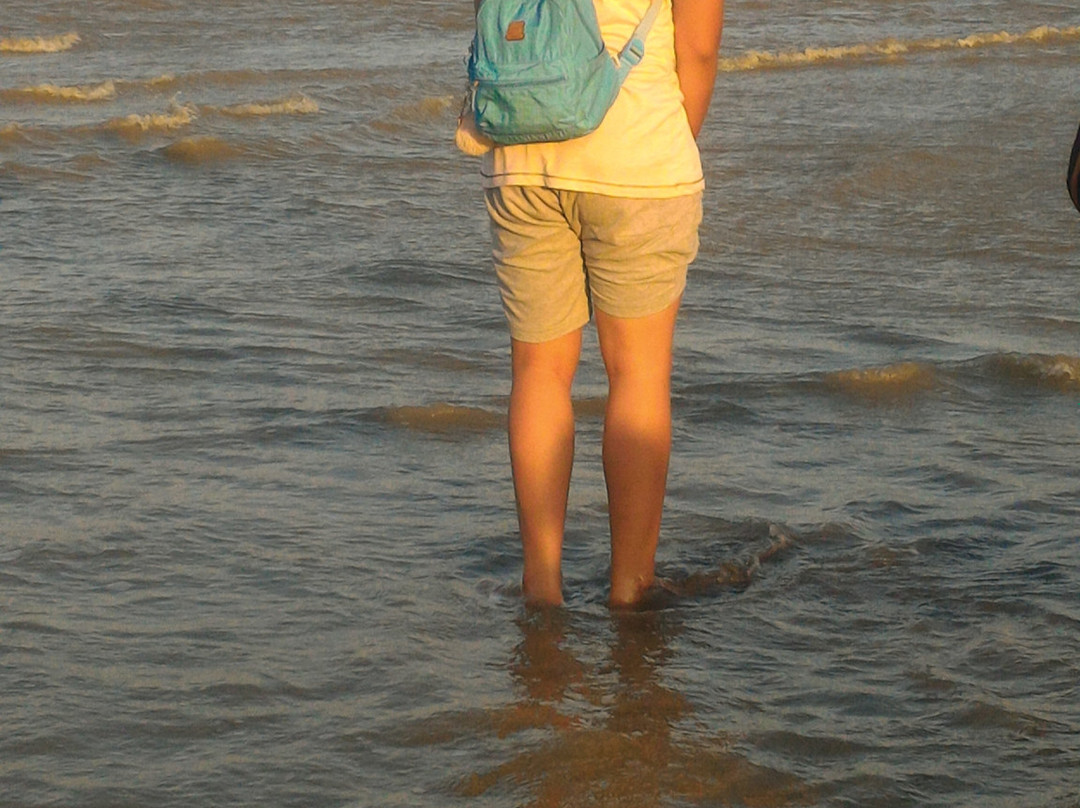 Kejawanan Beach-井里汶必去景点