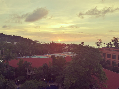 帕利帕斯芭东度假村主图