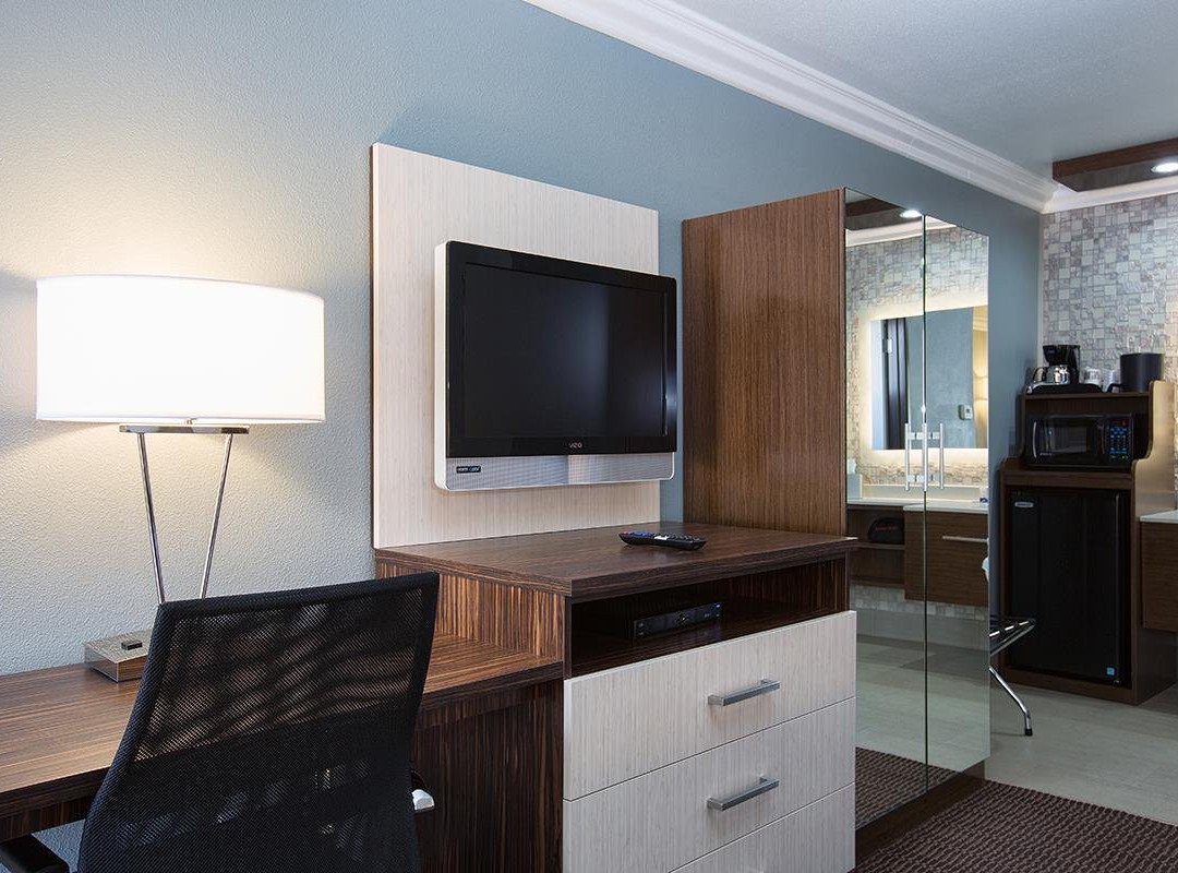 圣克拉拉华美达旅店主图