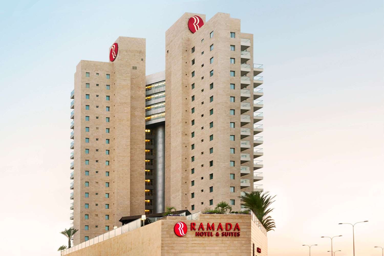 Ramada Hotel & Suites by Wyndham Netanya-官方