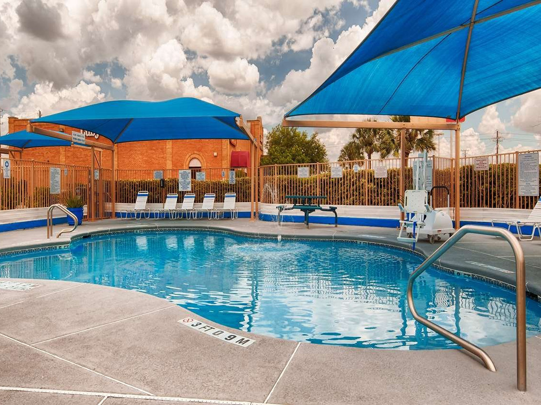 SureStay By Best Western Mission主图