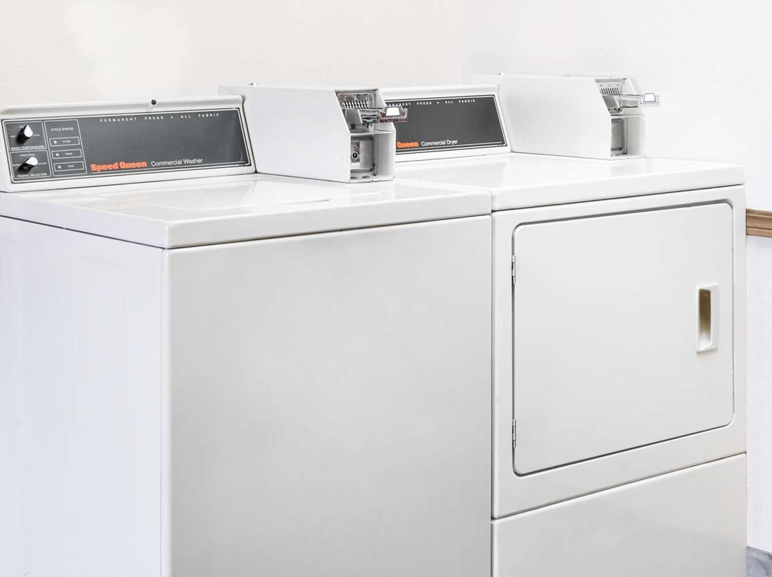 Super 8 by Wyndham Bolivar主图