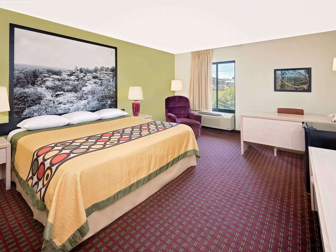 Super 8 by Wyndham Metropolis主图