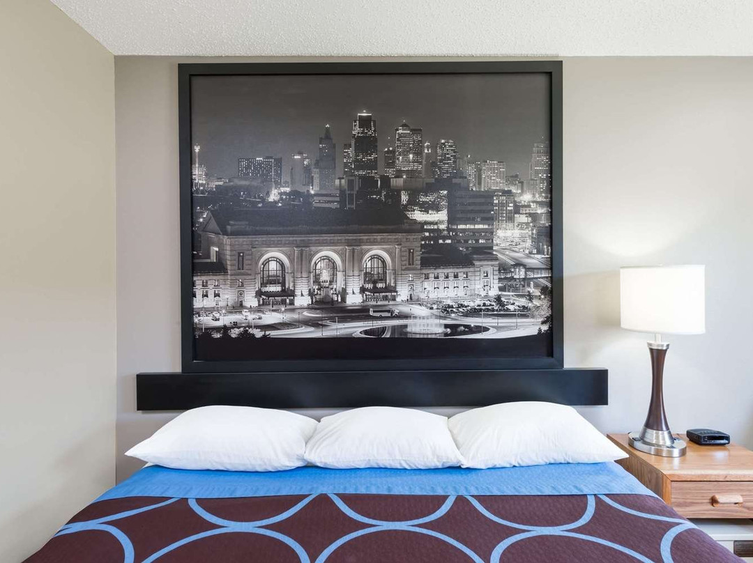 Super 8 by Wyndham West Plains主图