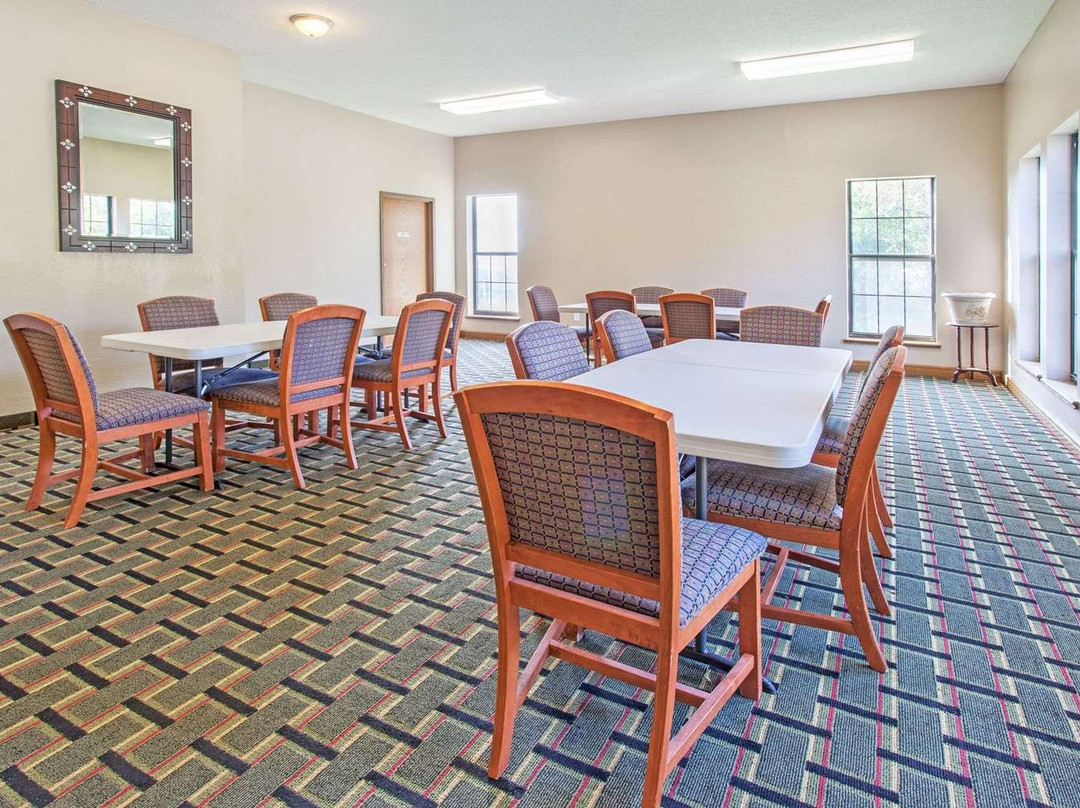 Super 8 by Wyndham Atchison主图