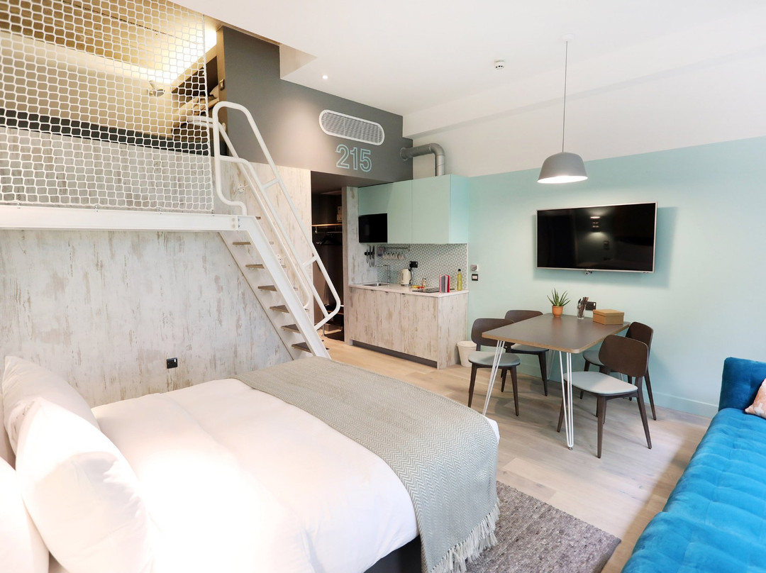 Room2 Southampton Hometel主图