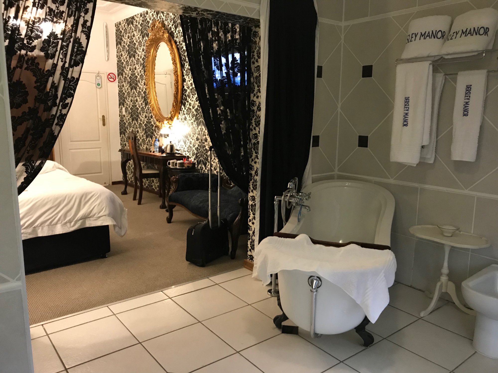 Dersley Manor Boutique Hotel-浴室