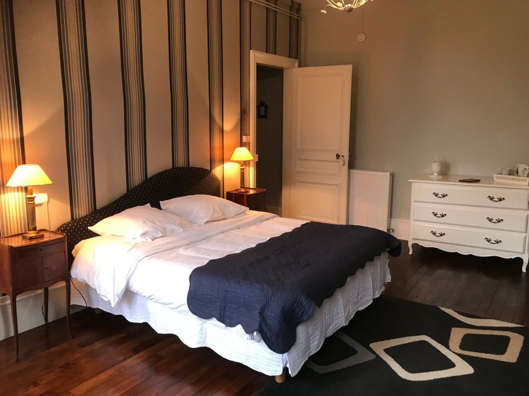 利斯花园酒店主图