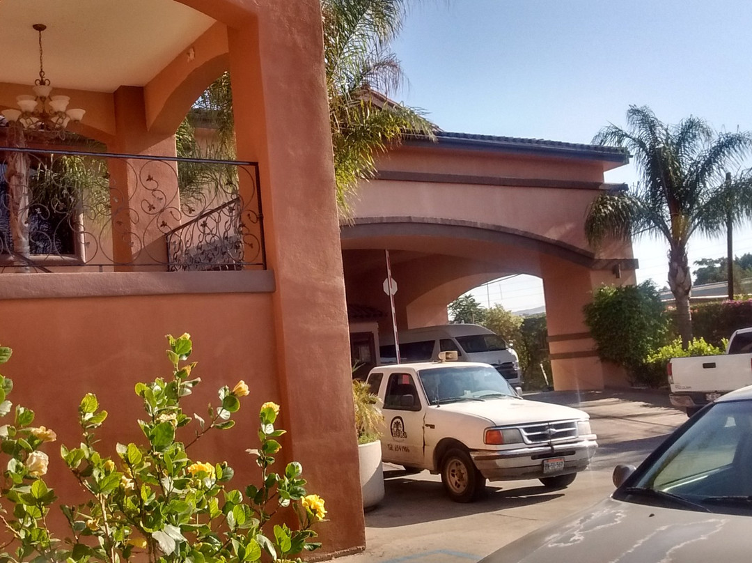 Estancia Inn Hotel主图