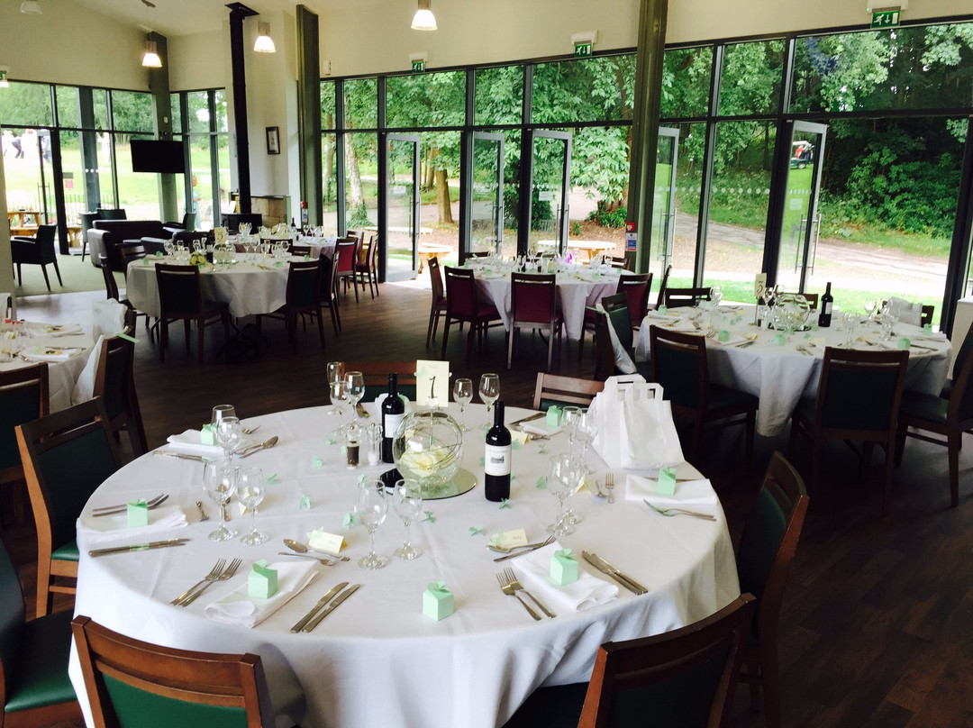 Tilgate Forest Golf Centre景点图片