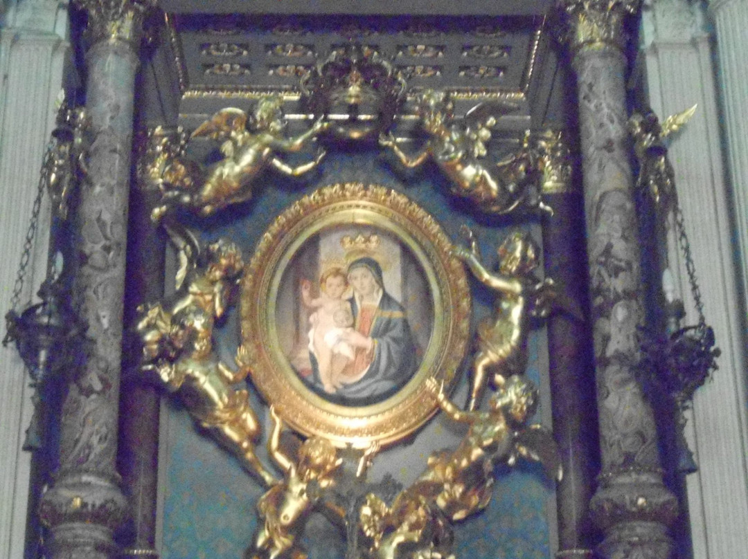 Santuario della Madre della Divina Grazia景点图片