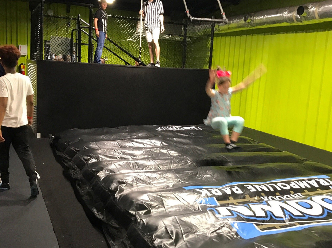 UpDown Trampoline Park景点图片