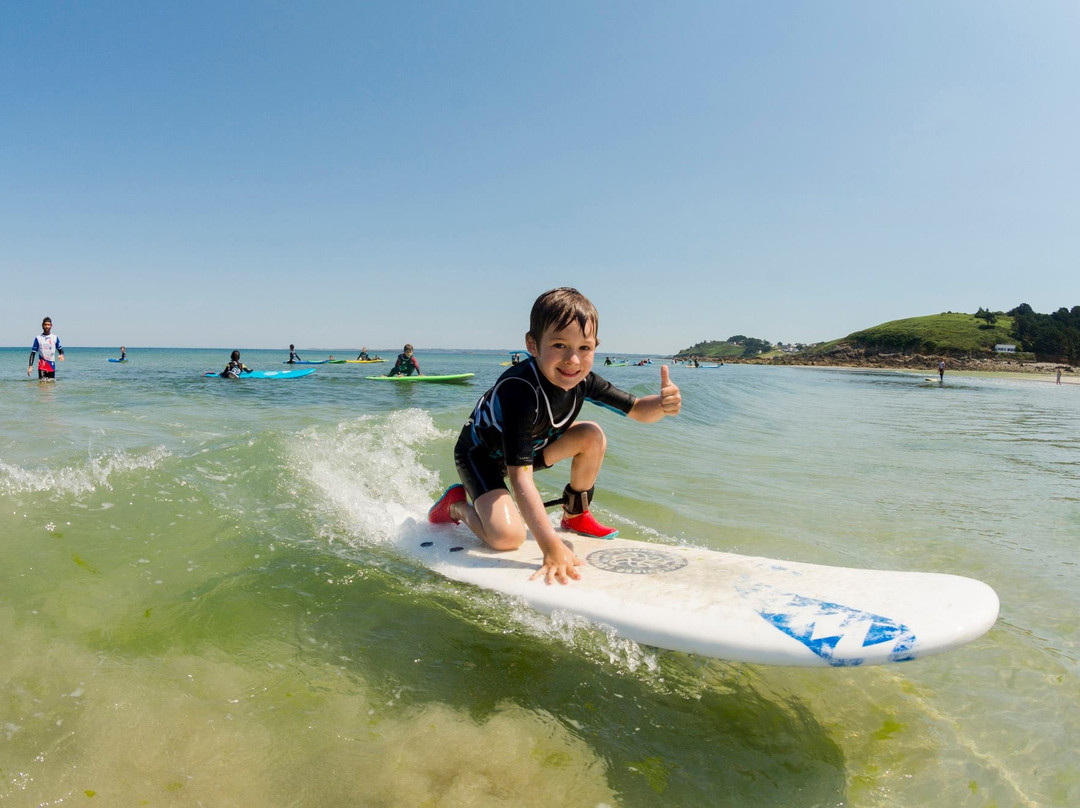 Surfing Locquirec景点图片