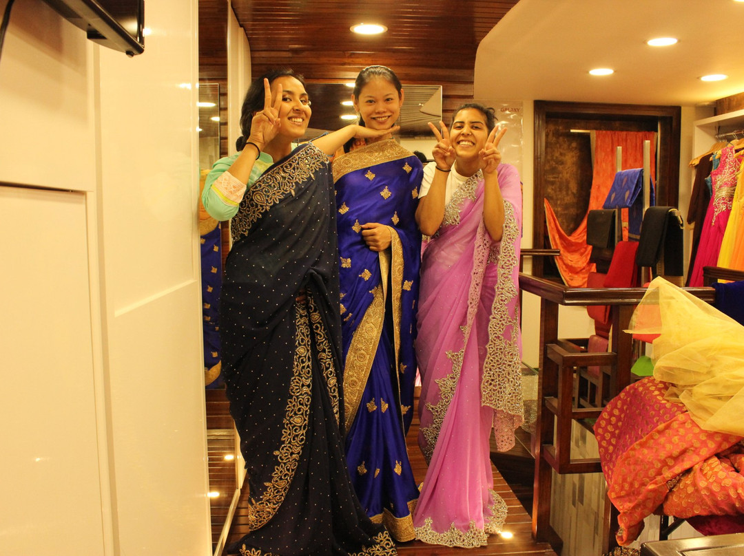 Ramniklal Patrawala - Designer Saree Studio景点图片