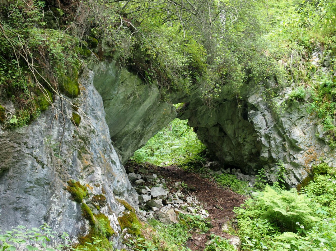 Valley of Grottos景点图片