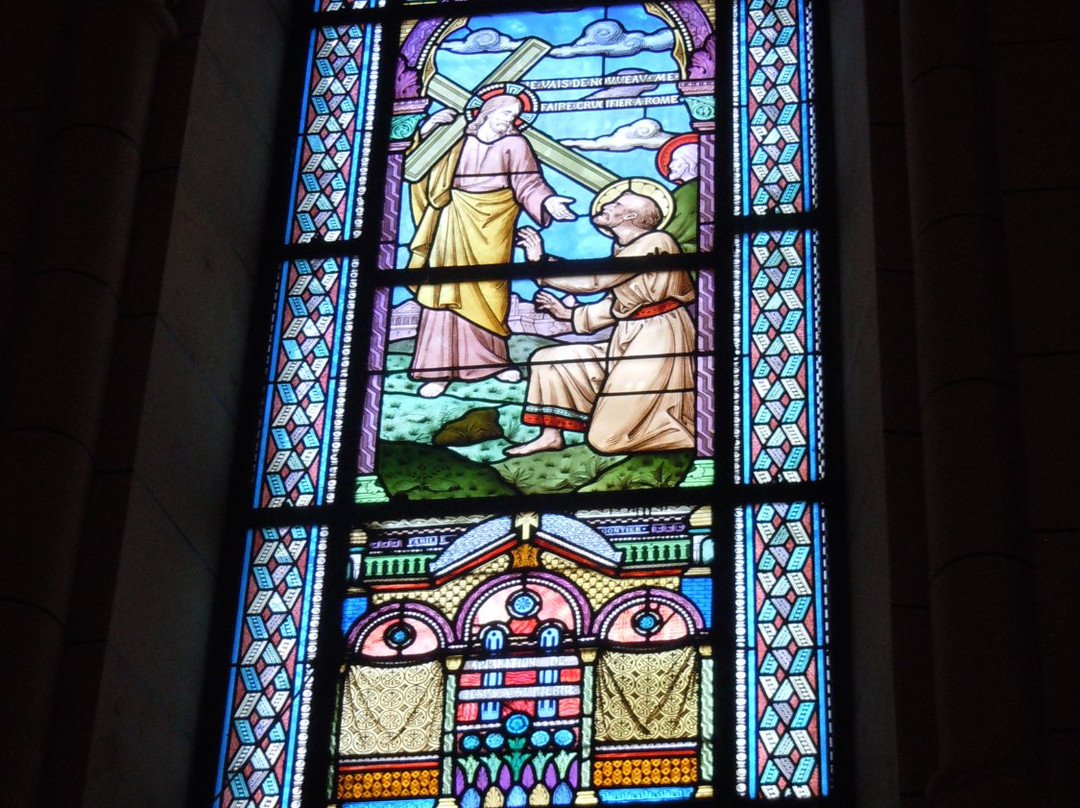 Eglise Saint Pierre-塞纳河畔纳伊必去景点