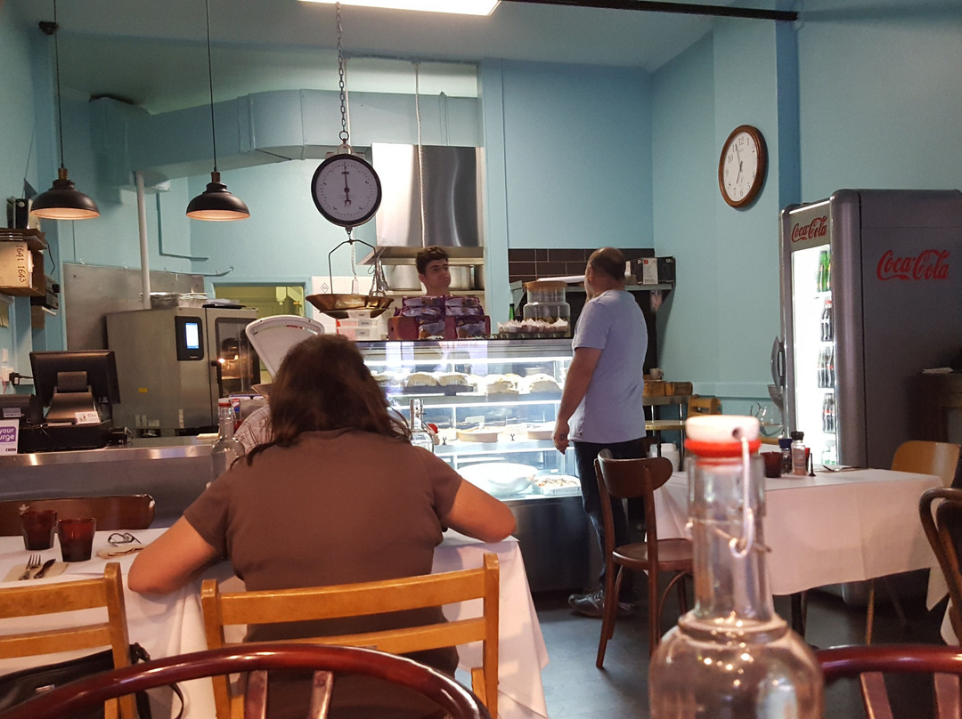 Dover Heights餐馆和美食-Mille's Deli