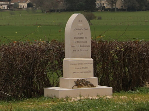 Stèle À La Mémoire De S. Dakowski E. Cuzin Et G. Boussignon