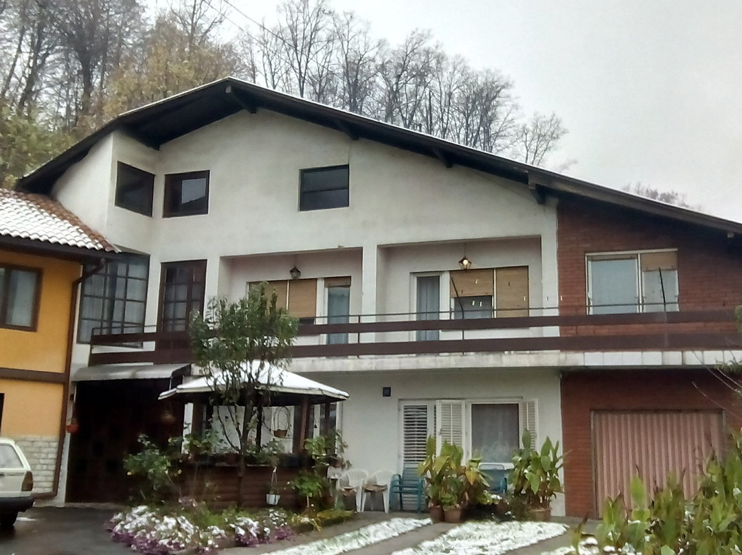 Prenociste Chardak