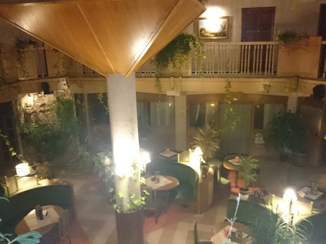Atrium Hotel主图