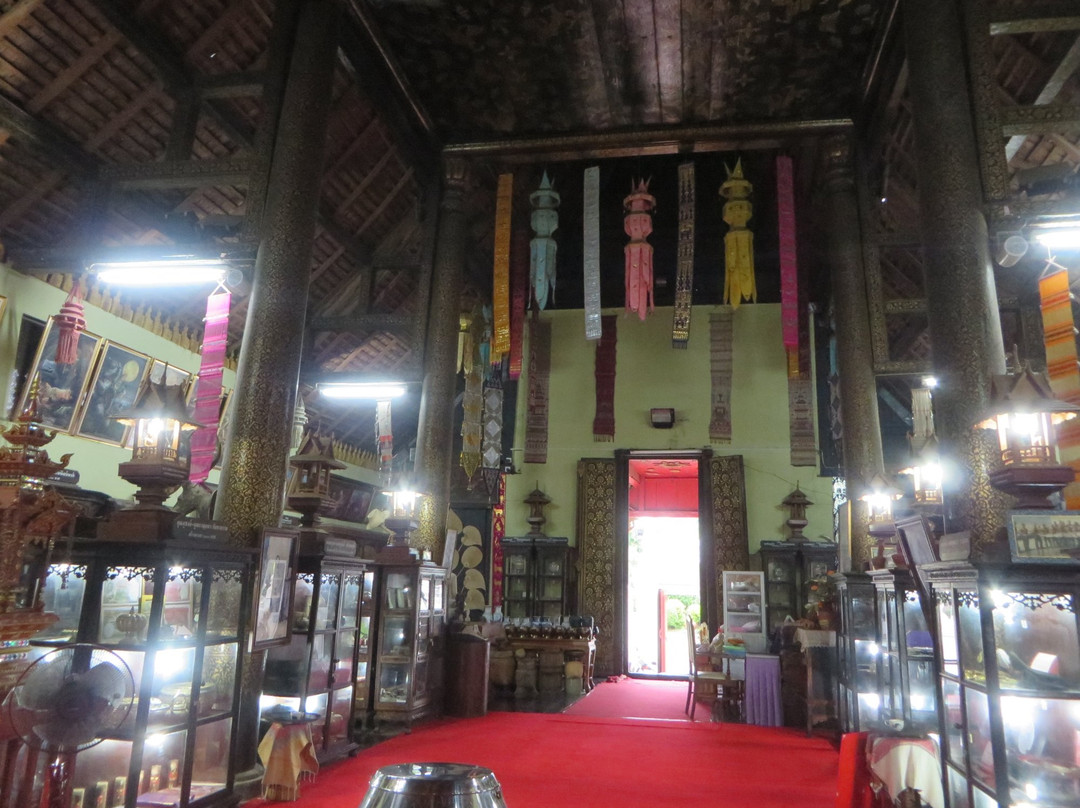 Wat Phra Bat Ming Mueang Worawiharn景点图片