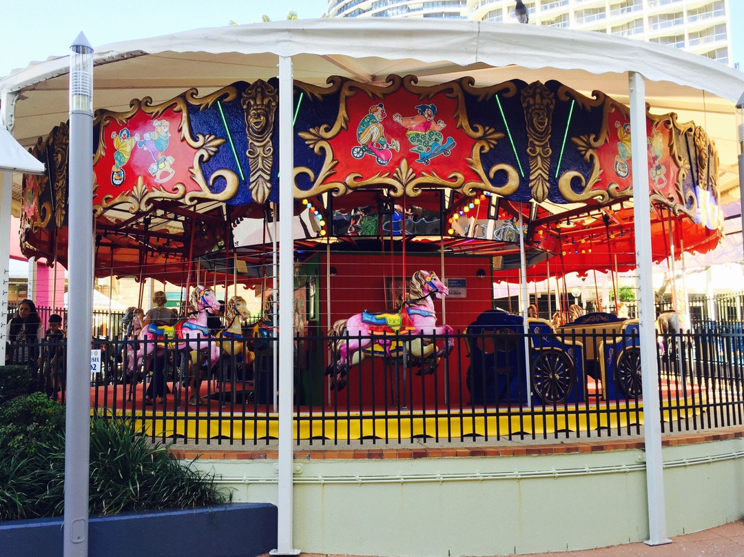 Rotary Carousel Broadbeach景点图片