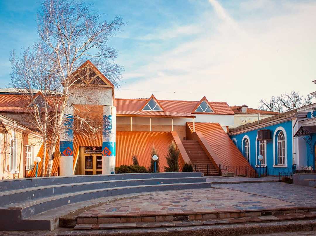 Children's Theatre Zolotoi klyuchik-Yevpatoriya必去景点