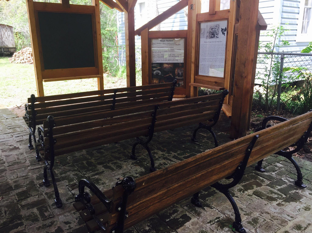 West Bay Common School Museum-利格城必去景点