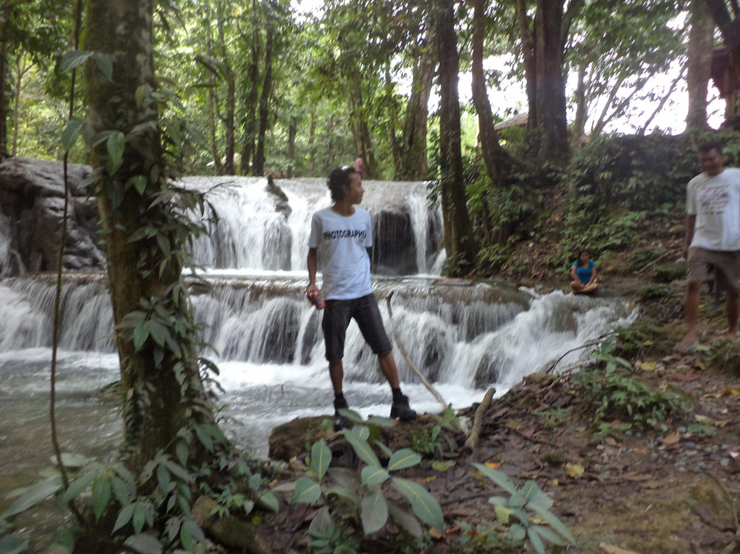 Salodik Waterfall景点图片