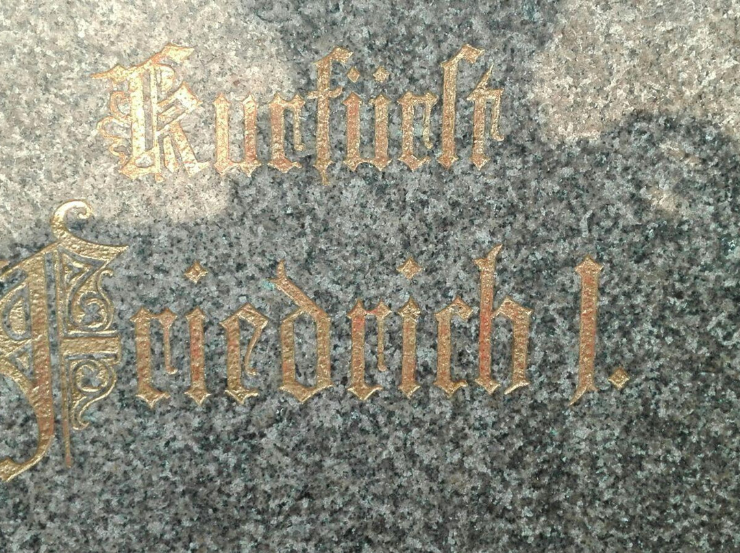 Standbild Kaiser Karl IV-Tangermuende必去景点