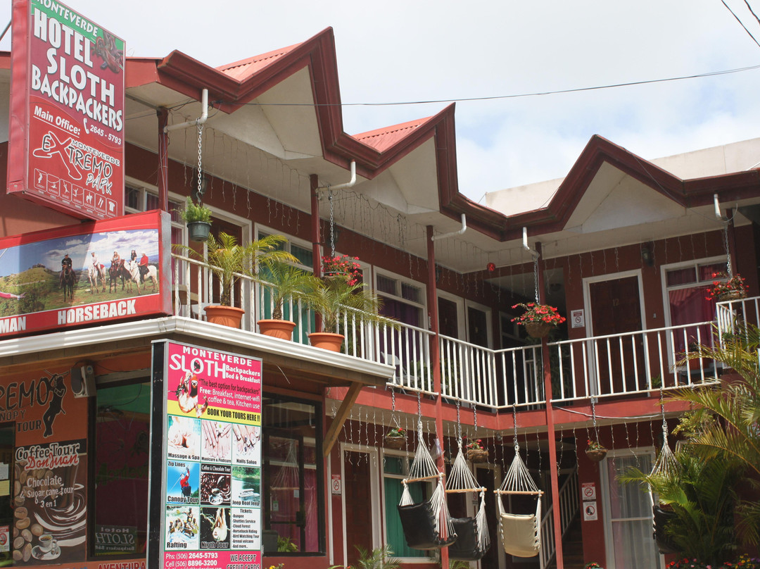 Hostel Sloth Backpackers Bed & Breakfast
