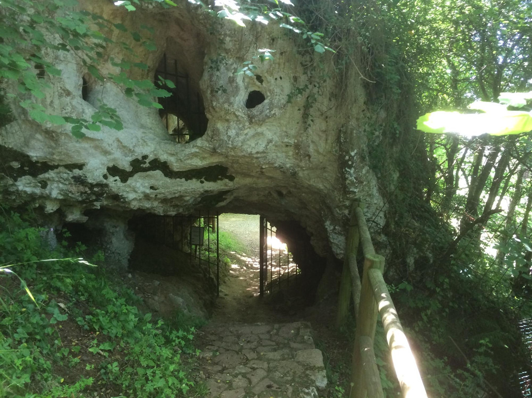 Cueva Del Buxu景点图片