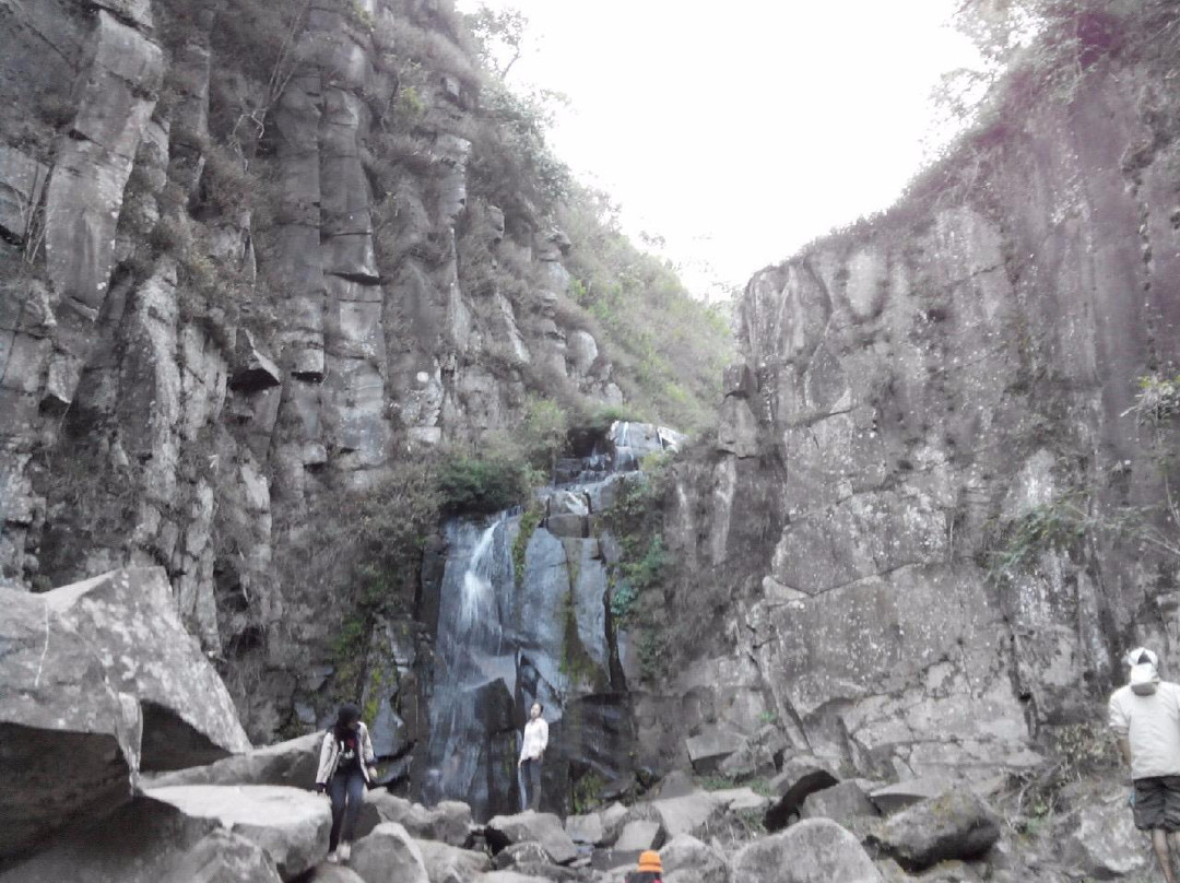 Supit Urang Pujon Waterfall景点图片