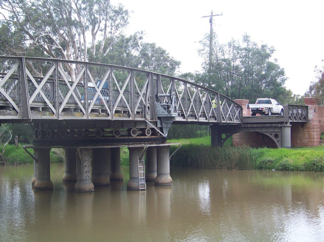 La Trobe Swing Bridge-塞尔必去景点