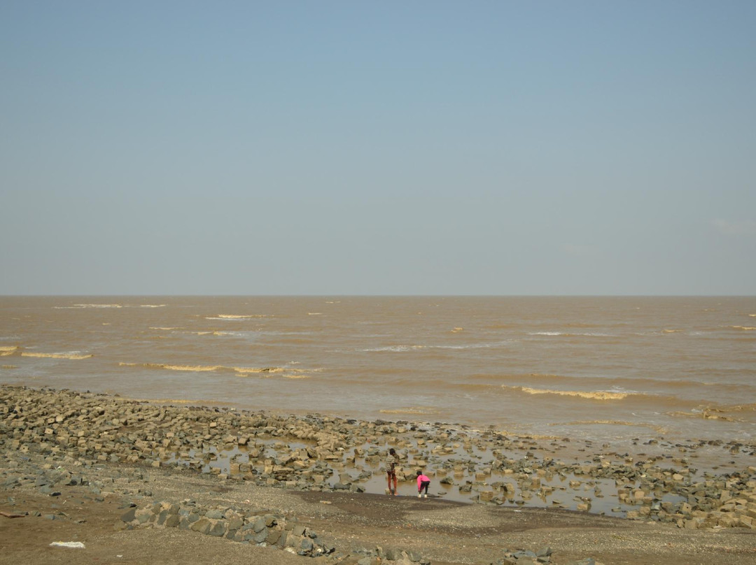 Udvada Beach景点图片