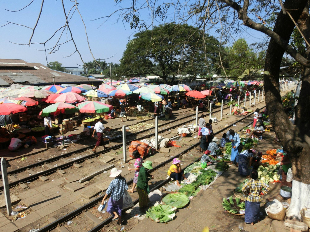 Da Nyin Gone Market-仰光必去景点