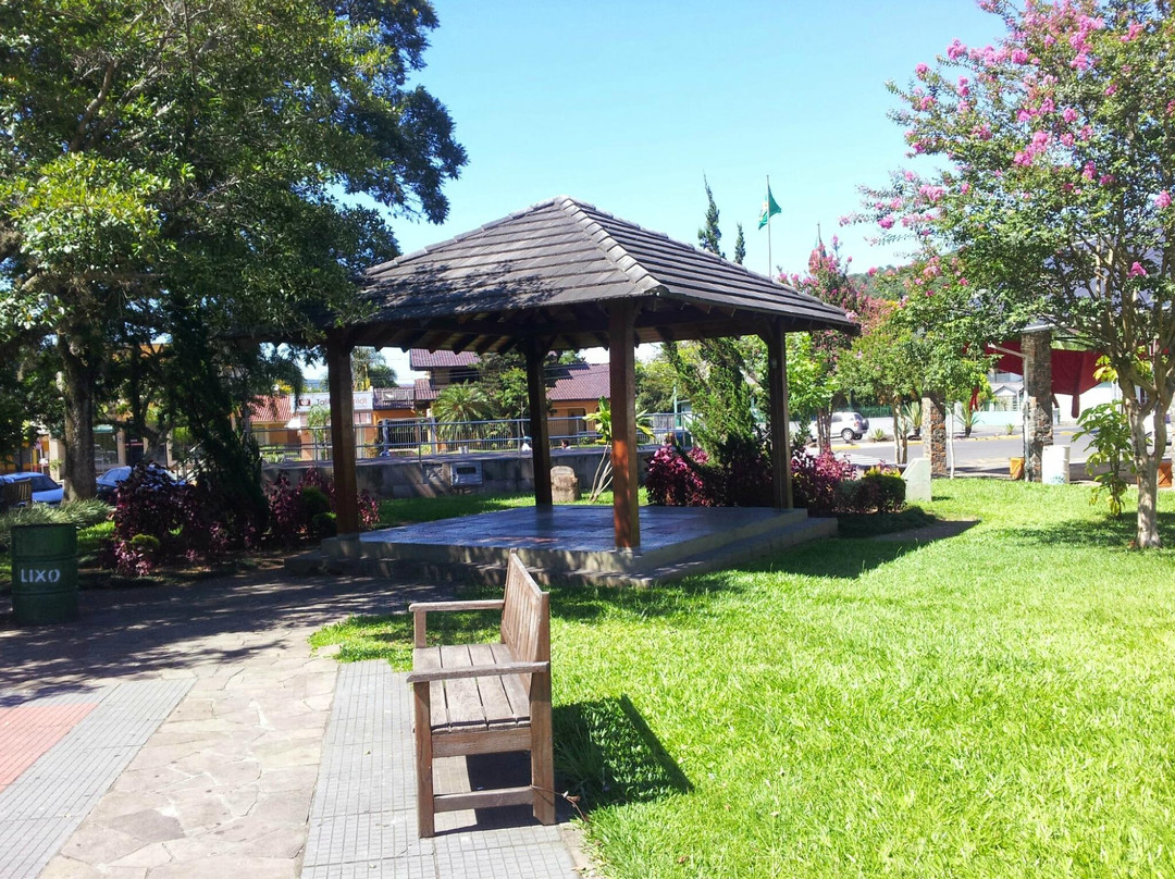 Praça Affonso Saul-Tres Coroas必去景点