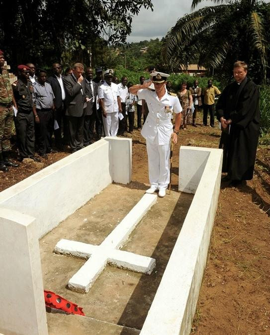 Commonwealth War Grave Commission Tomb for MV Dumana RAF Seaplane Tender景点图片
