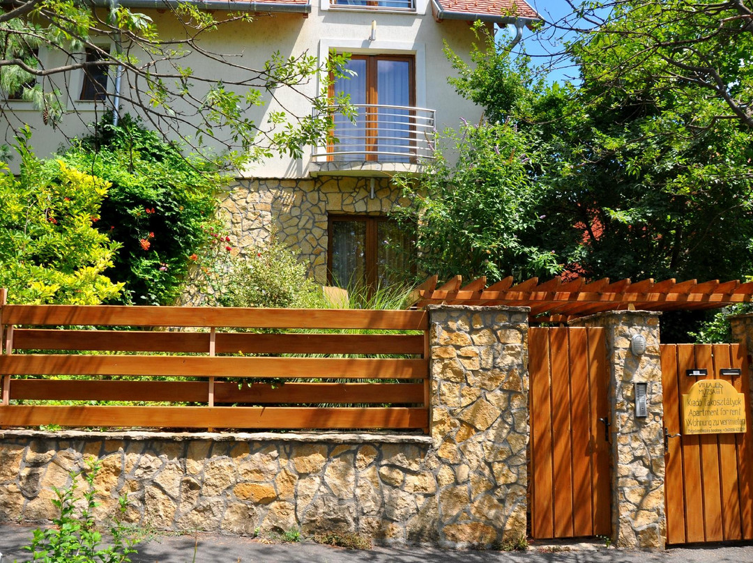 Villa Muzsa Apartment House