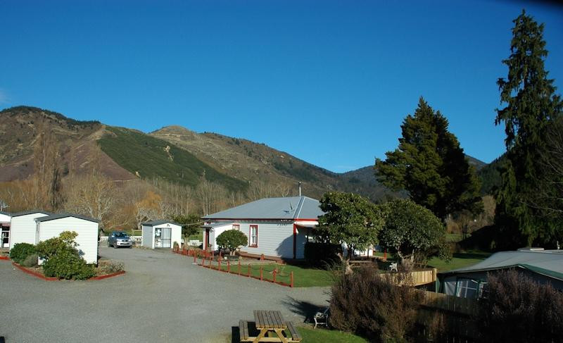 Waves Campsite主图