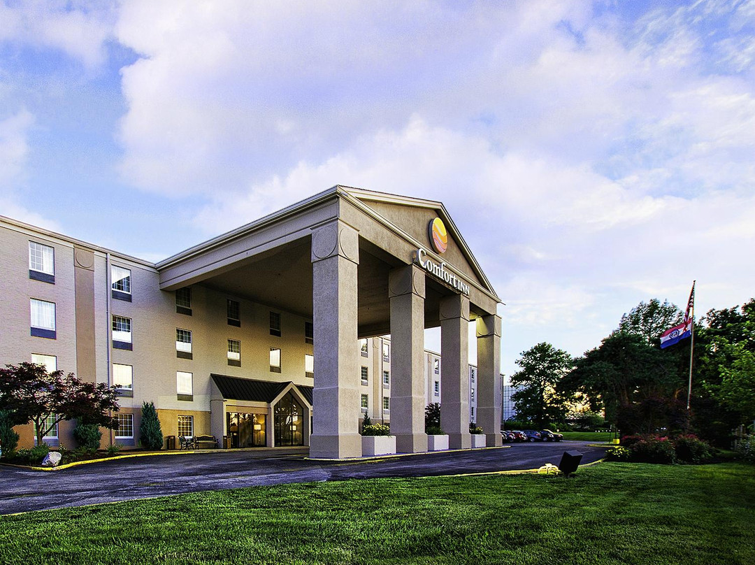 圣路易斯舒适酒店-韦斯特波特活动中心