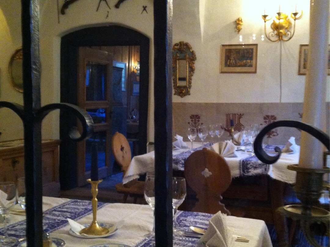 Fuldera餐馆和美食-Ritterhaus Chasa de Capol