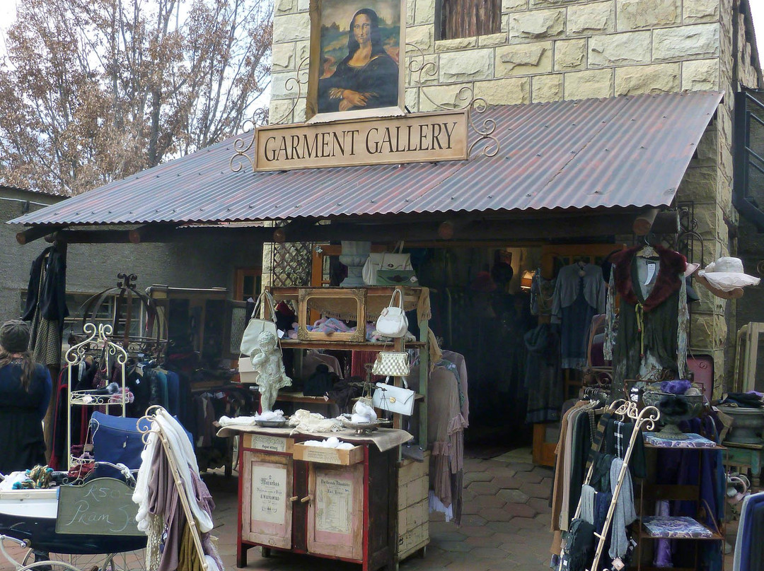 Mona Lisa Garment Gallery-克拉伦斯必去景点