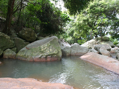 南门瀑布-苏梅岛必去景点