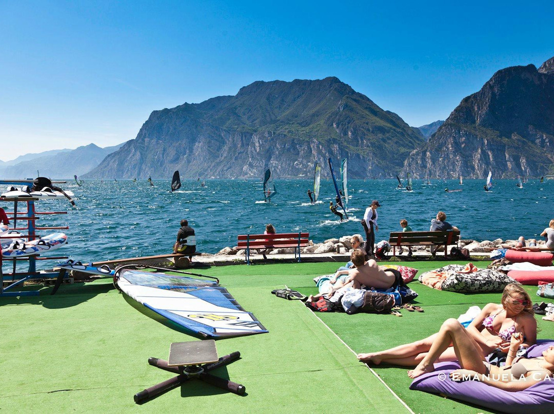 Shaka Surf Center景点图片