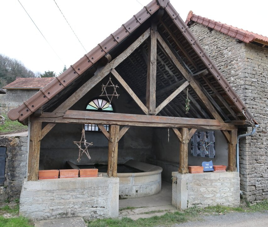 Lavoir de Lys à Sassangy景点图片